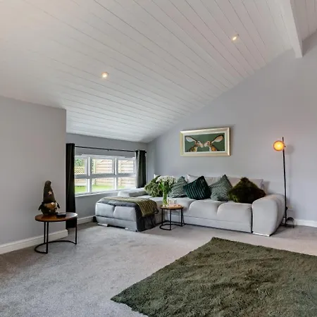 2 Bed In Oc-f32111 *