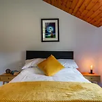 Holiday home 2 Bed In Oc-f32111 *