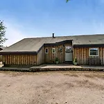 2 Bed In Oc-f32111 Holiday home *